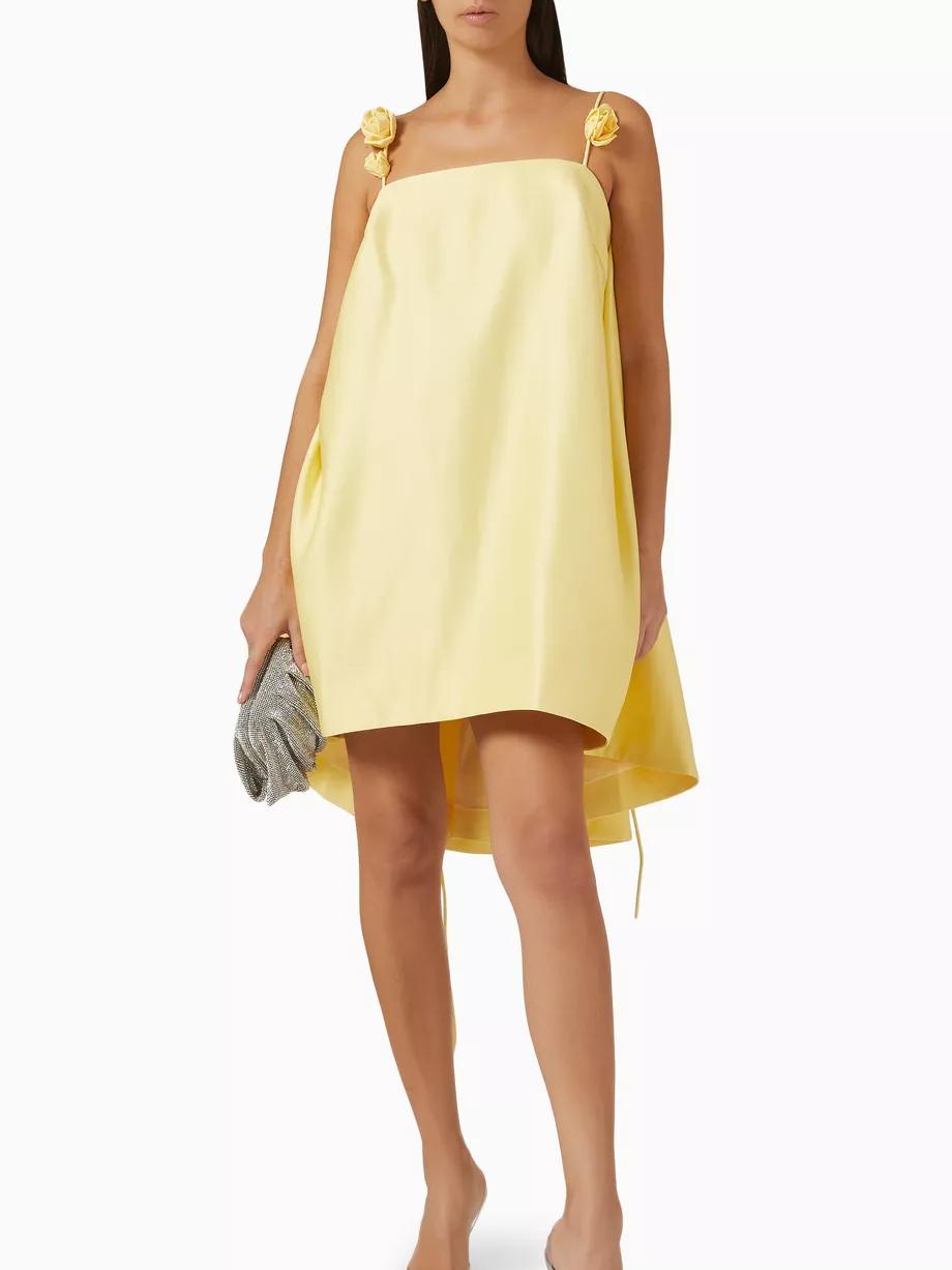 Blommönstrad Mini Klänning för Alla Tillfällen