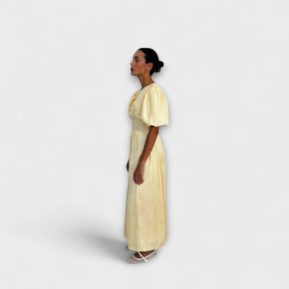 Josephine - Luftig Smörgul Maxi Klänning för Sommar Evenemang