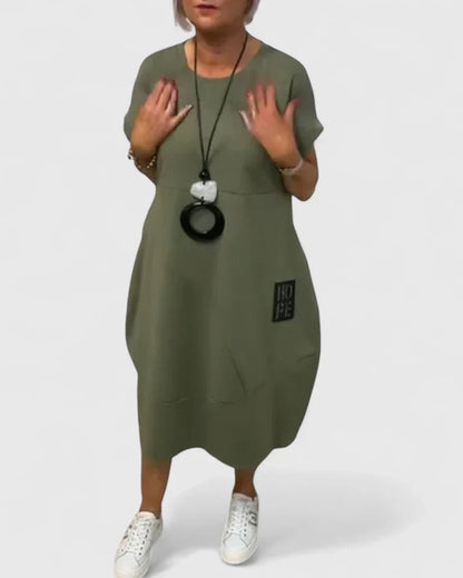 Thalyssiah | Chic Midi Klänning för Alla Tillfällen