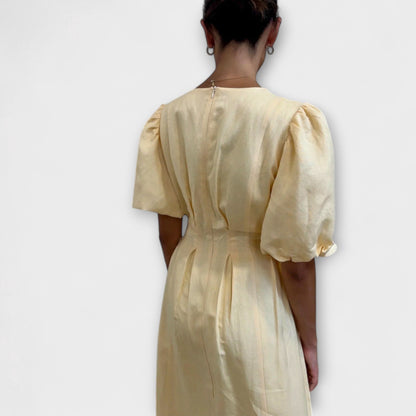 Josephine - Luftig Smörgul Maxi Klänning för Sommar Evenemang