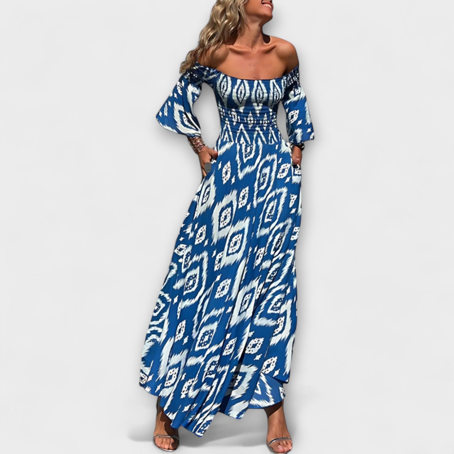 Havsinspirerad Off-Shoulder Klänning för Stranddagar