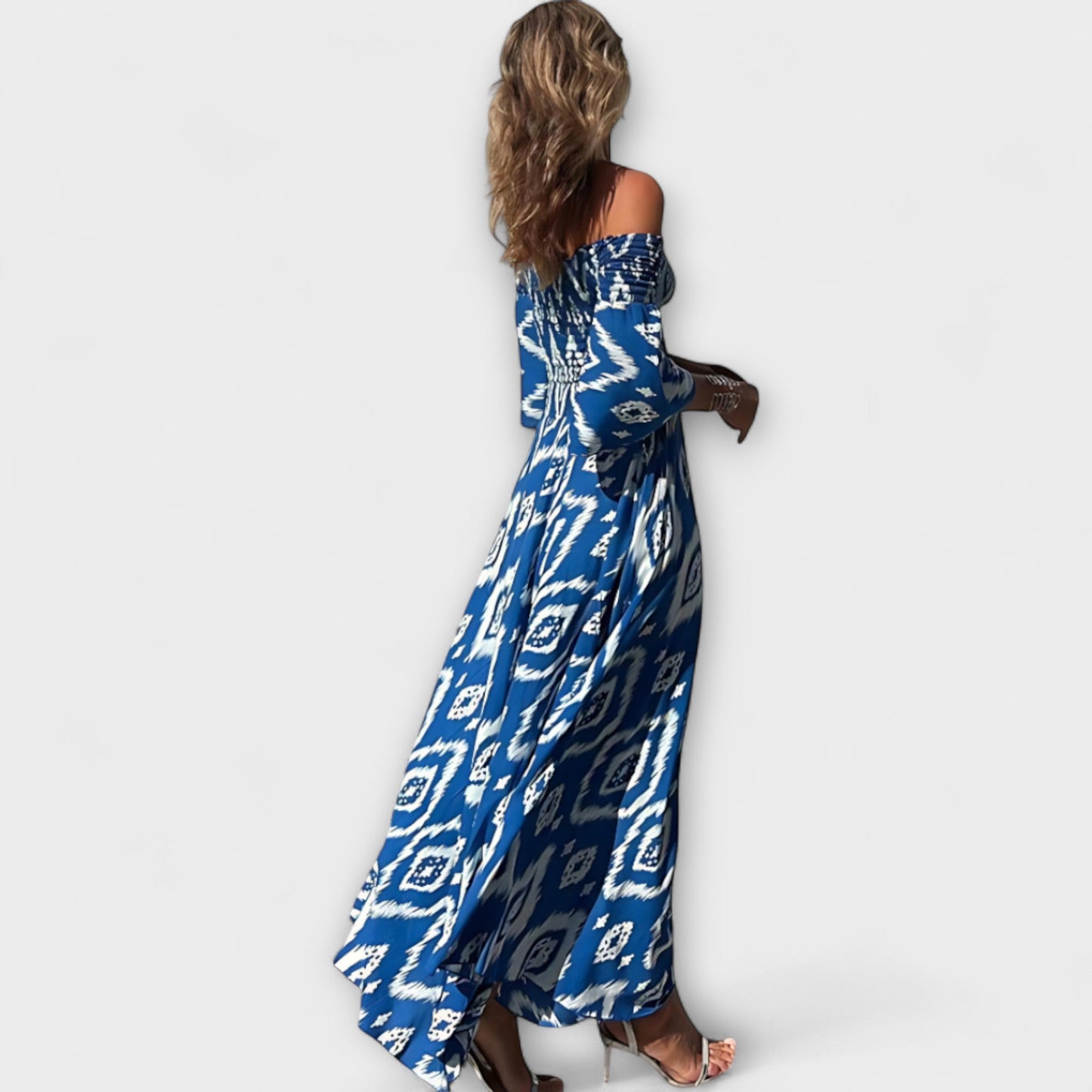 Havsinspirerad Off-Shoulder Klänning för Stranddagar