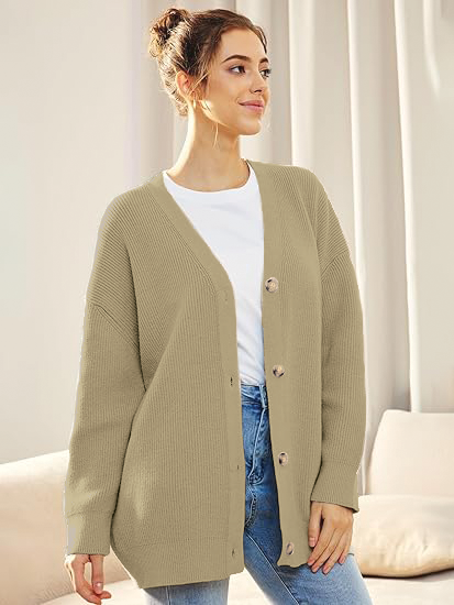 Isla - Mysig Stickad Knappkofta för Vardagsbruk