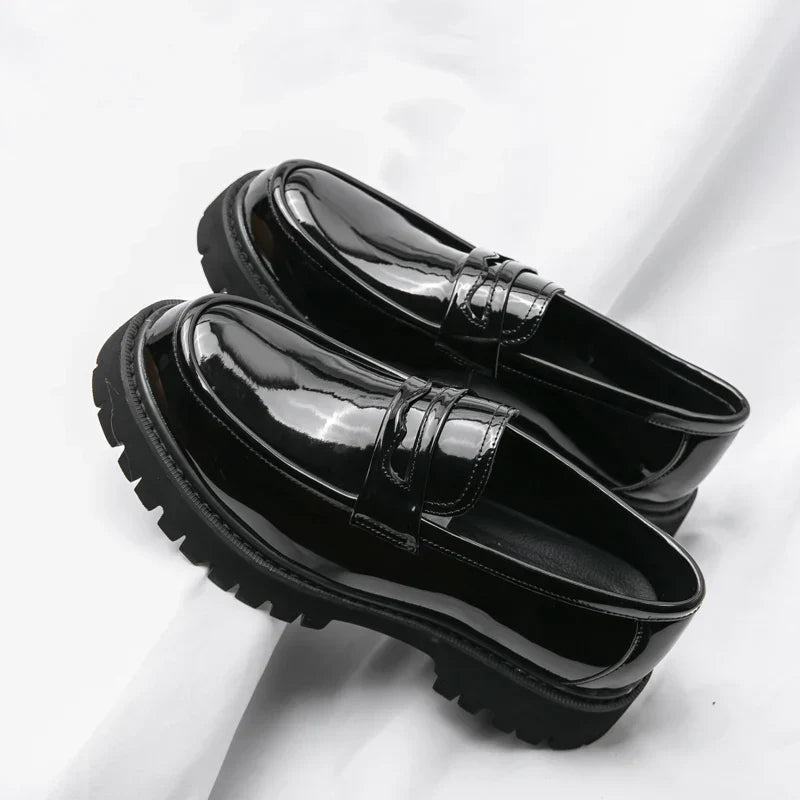 Herrarnas Svarta Chunky Sole Loafers – Stilsäkra Slip-On Klädeskor