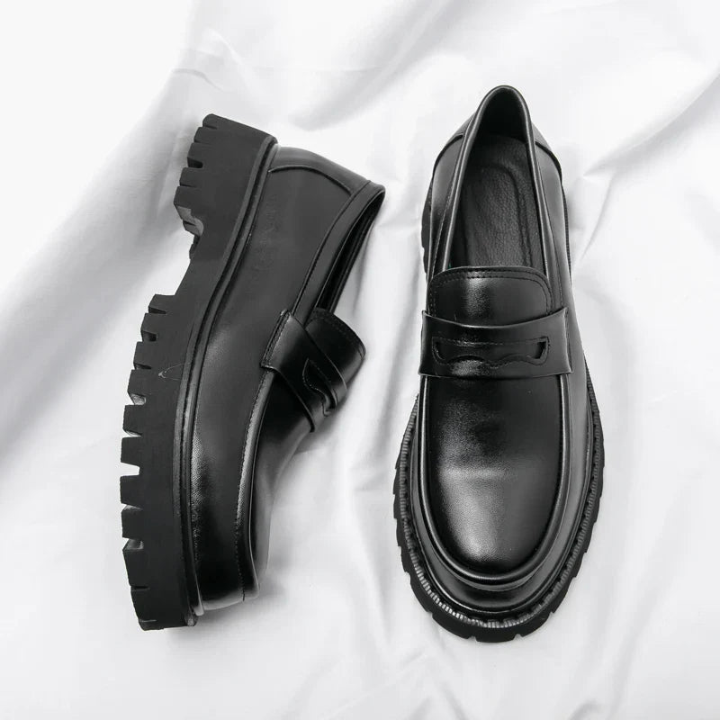 Herrarnas Svarta Chunky Sole Loafers – Stilsäkra Slip-On Klädeskor