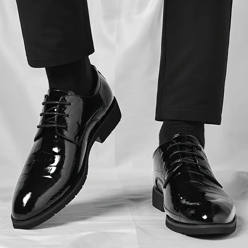 Herrsvarta lackskor - Glansig finish för formella evenemang
