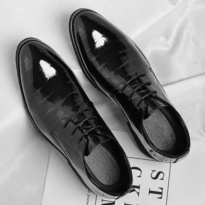 Herrsvarta lackskor - Glansig finish för formella evenemang