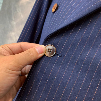 Mäns Marinblå Randig Kostym - Stiliga Formella Kläder för Affärs- och Kvällsevenemang