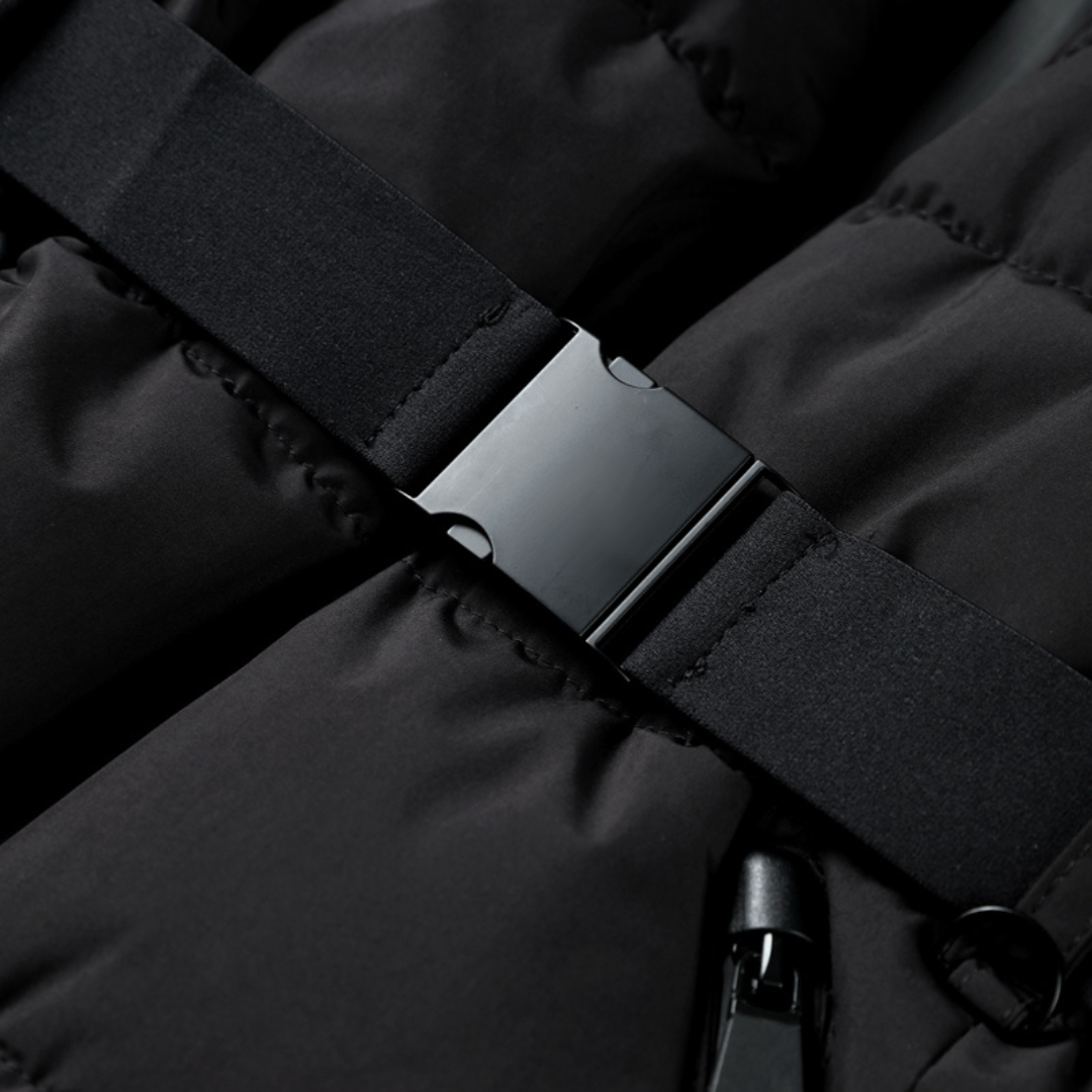 Kvinnors Svarta Isolerade Pufferjacka med Bälte - Idealisk för Utomhusbruk