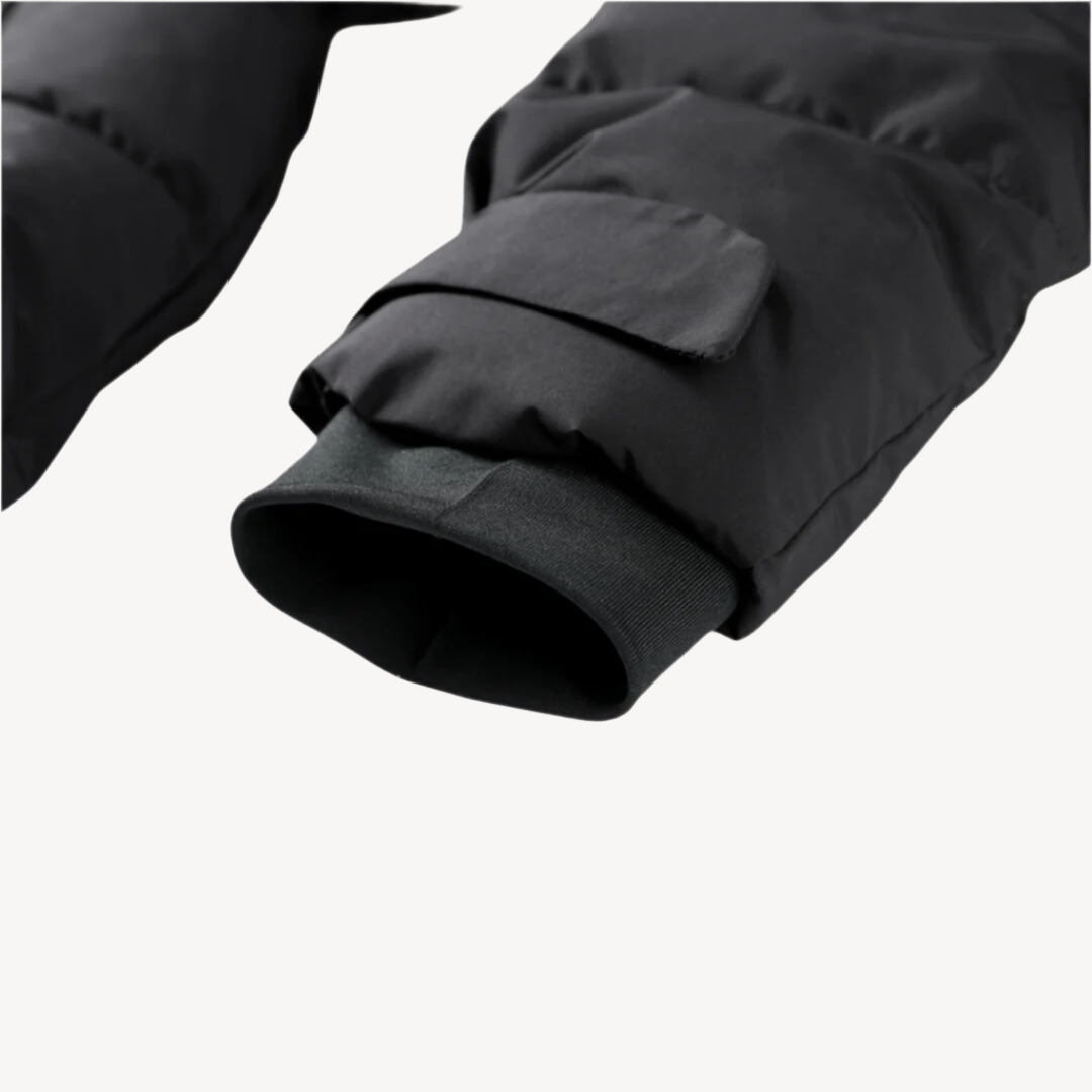 Kvinnors Svarta Isolerade Pufferjacka med Bälte - Idealisk för Utomhusbruk