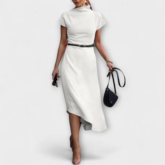 Amelia - Chic Asymmetrisk Urban Klänning för Alla Tillfällen